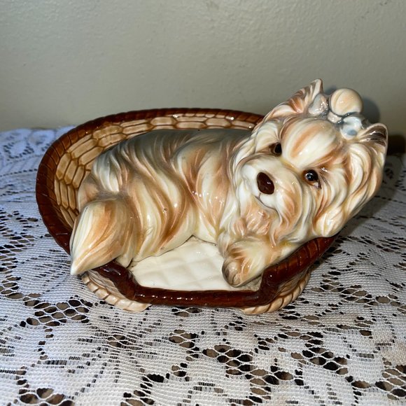 Vintage Japan Yorkie Terrier Dog in Basket Figurine Collectible - Picture 4 of 16